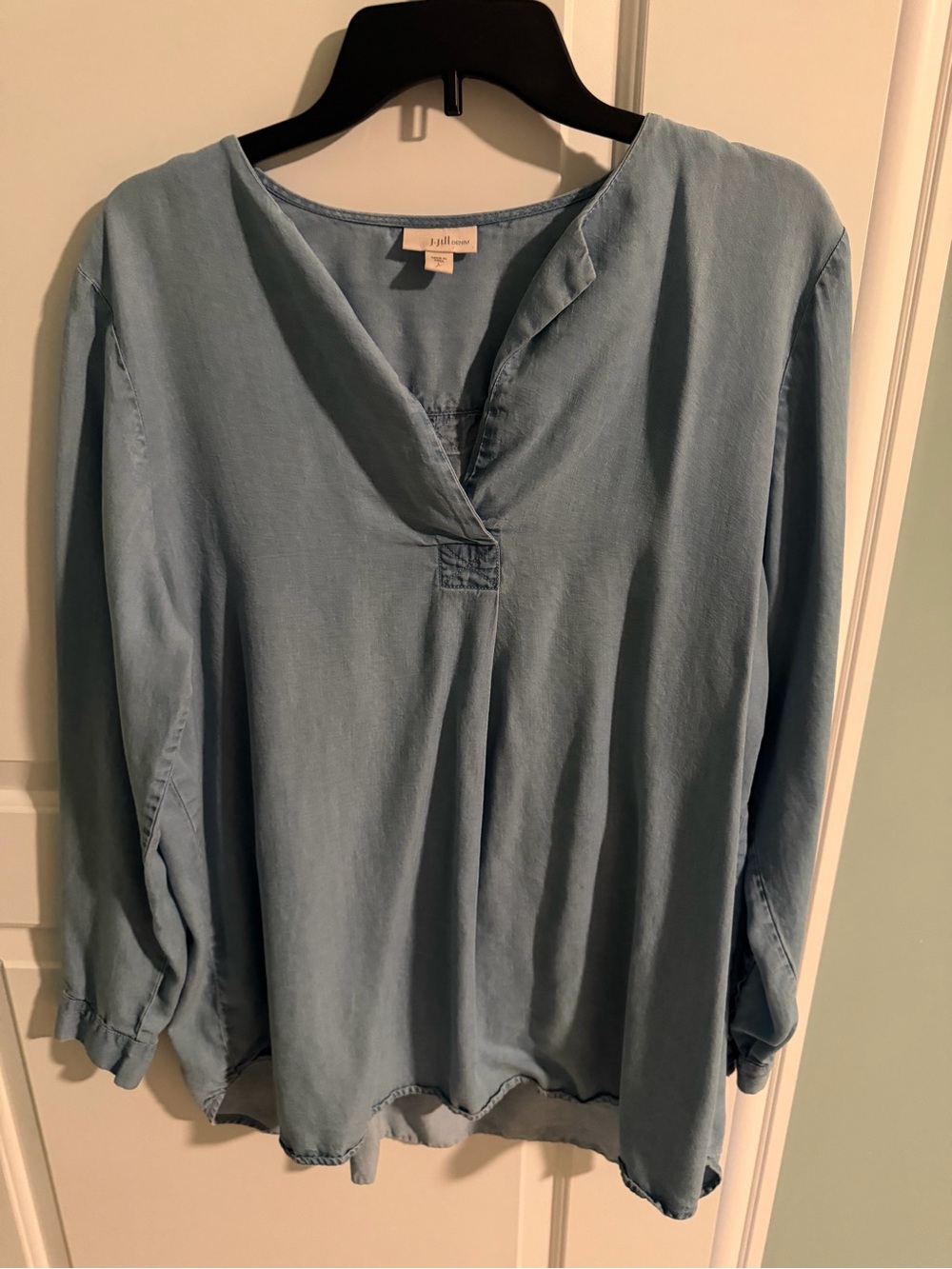 J. Jill Light Blue V-Neck Tunic Top